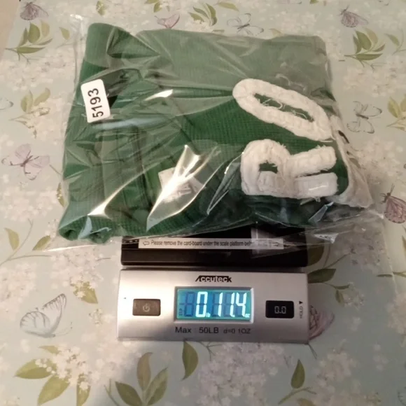 Aeropostale Green Crewneck Sweater Spell Out Logo Unisex Size Medium - Picture 9 of 9